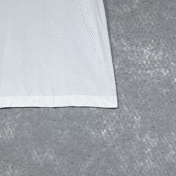 Lululemon Shirt Womens Size 6 White Short Sleeve Crew Neck Perforated Mesh Tee - Picture 5 of 12